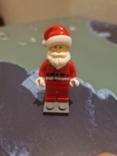 Lego Santa Claus Minifigure from set 40223 Snowglobe Father Christmas NEW hol082