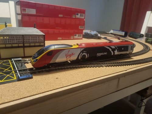 Hornby virgin pendolino alstom - virgin,