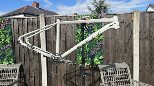 Whyte 905 frame cranks and - cranks,