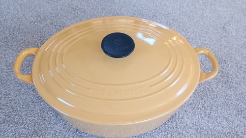 Creuset yellow casserole - le,