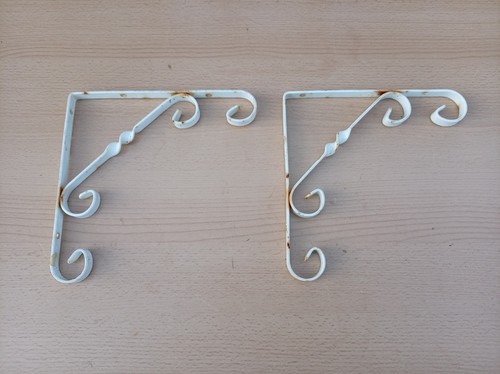 Wall mounted steel - mounted, triangle