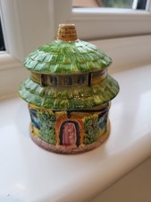 Cottage ware pot
