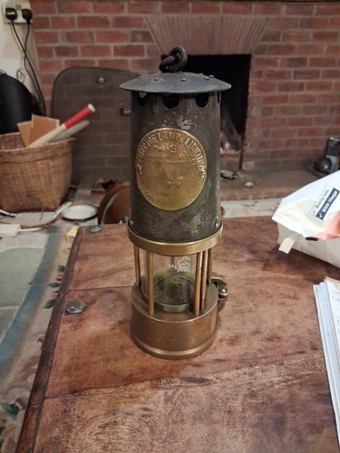 Vintage type protector - type,