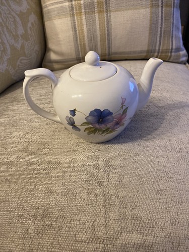 Vintage wade small teapot - vintage,