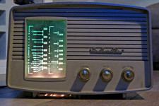 Vintage HMV Model 1373 Valve