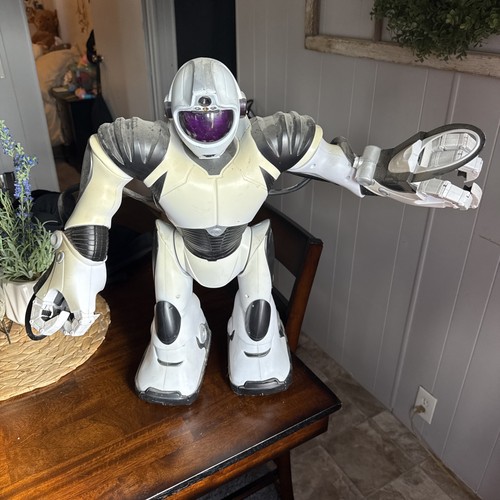 Wowee robosapien robot - v2, 24"