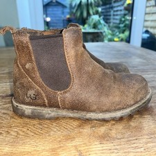 BOYS UGG SUEDE BOOTS SIZE UK