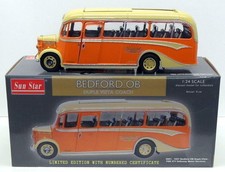 Sun Star 1/24 Scale Model Bus 5001 - Bedford OB Duple Vista Coach - Cream Orange