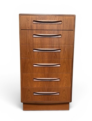 Plan teak chest - of, drawers