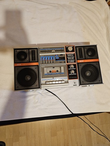 Akai 557 portable stereo - aj-557, fl