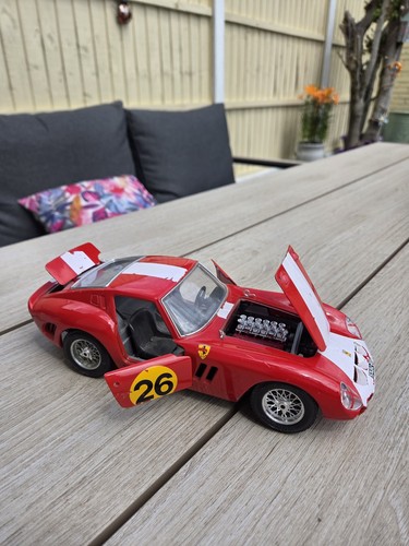 Vintage bburago ferrari - 1:18,