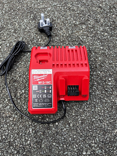 Milwaukee m12 18c - milwaukee, 12v/18v