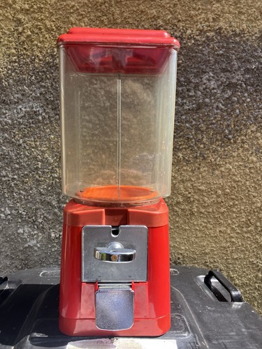 Vintage toy vending - ￼,