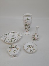 Wedgwood Wild Strawberry Set