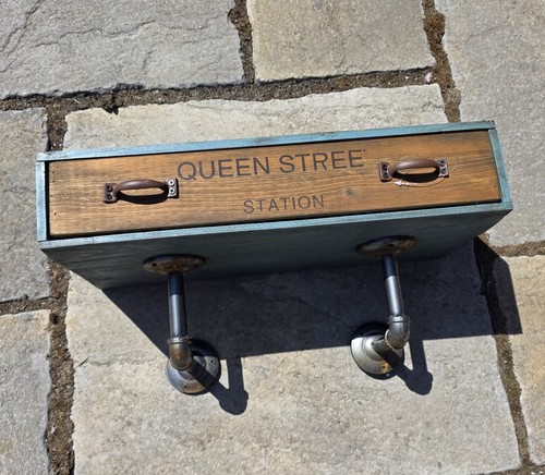 Vintage style queen street - vintage,