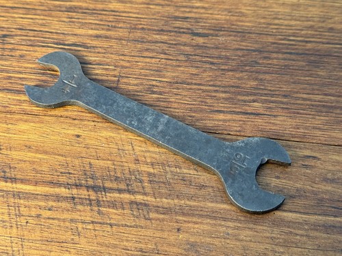 Vintage unmarked 1 - 5/16", 1/4"