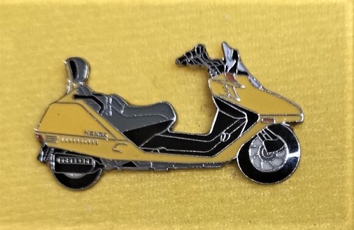 Honda fusion lapel pin - honda,