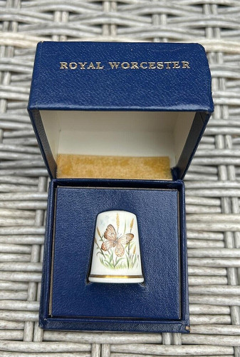 Royal worcester collectible - worcester,
