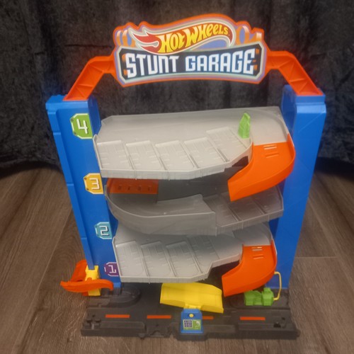 Hot wheels stunt - hot,
