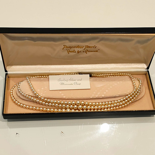 Vintage pompadour faux pearls - pompadour,