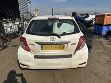 Breaking Toyota Yaris MK3