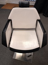 HD Brows/Make Up/ Barbers Chair Black and White Adjustable Salon Chair