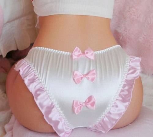 Satin frilly knickers - 🎀,