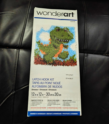 Wonderart latch hook kit - latch,
