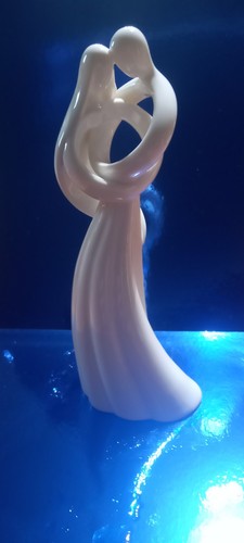 Circle love figurine - love,