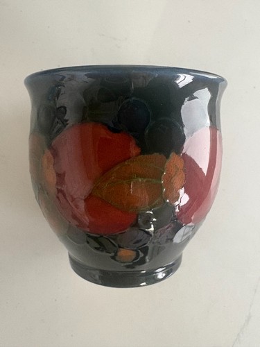 Moorcroft hibiscus small vase - hibiscus,