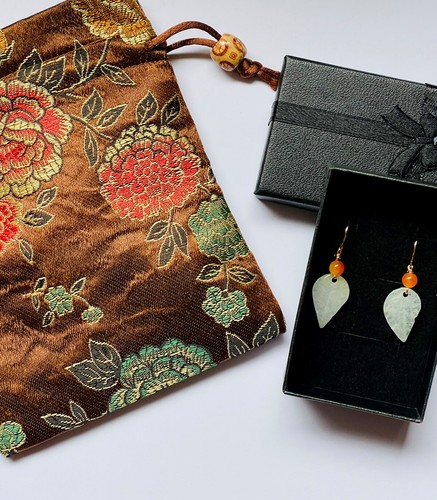 Lovely 14ct gold jade earrings - 14ct,