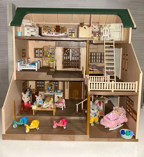 Sylvanian families green hills - families,