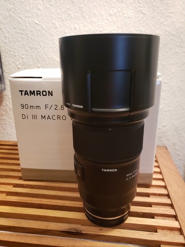 Tamron 90mm di iii - f/2.8,