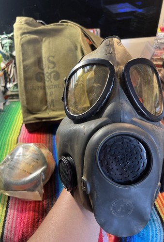 Military surplus m17 gas - us,