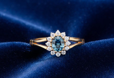 18ct Gold Aquamarine Ring Oval