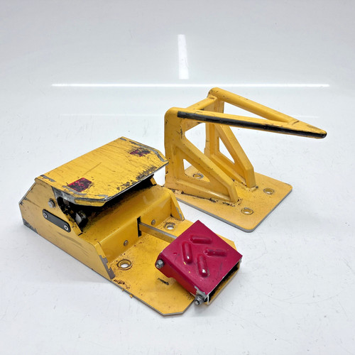 Stryker stretcher floor - , mounts