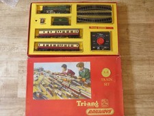 Triang R3B Train Set with Princess Elizabeth loco & two coaches some unused