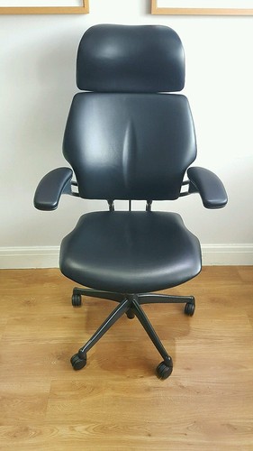 Black leather humanscale - black,