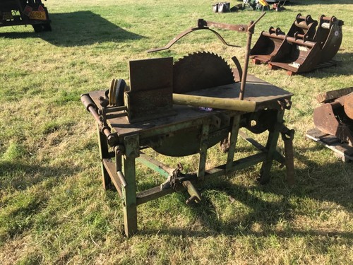 Saw bench tractor pto - bench,