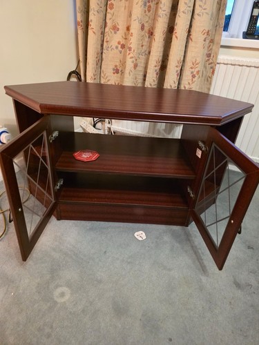 Mahogany effect wood corner - effect,