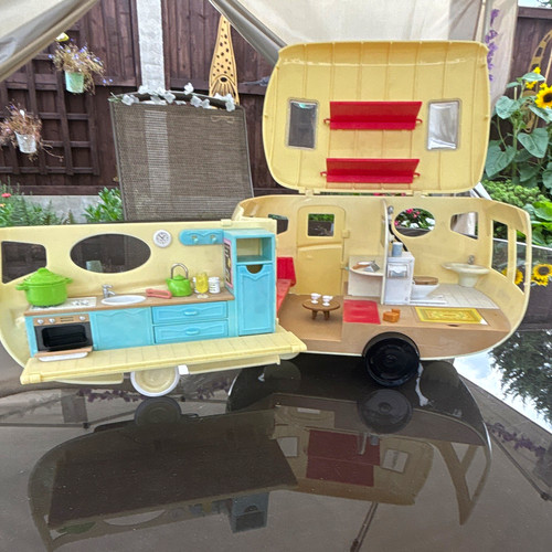 Sylvanian families caravan