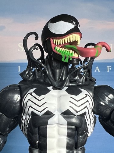 Marvel legends venom action - marvel,