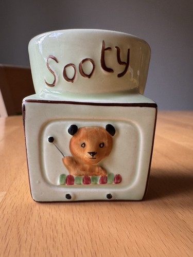 Vintage sooty egg cup keele - vintage,