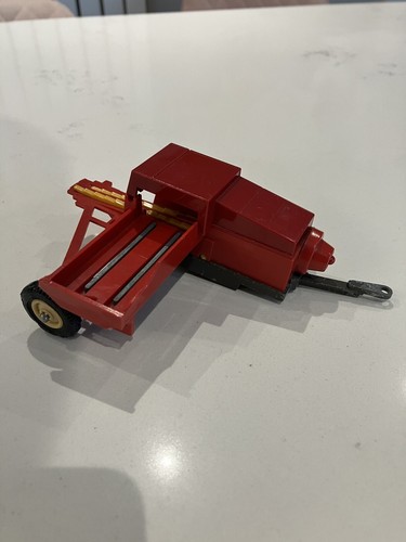 Britains farm new holland - new, 377