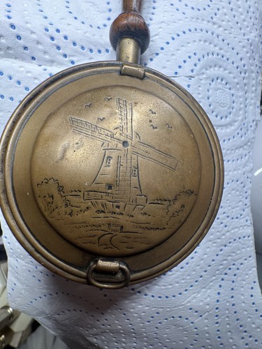 Brass bed pan - ornament, with
