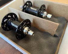 Onyx Track Hubs - 120/10mm