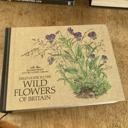 Field guide the wild - field,