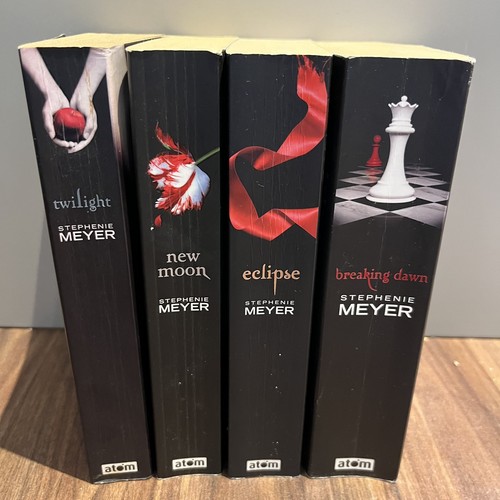 The twilight saga book series - twilight,