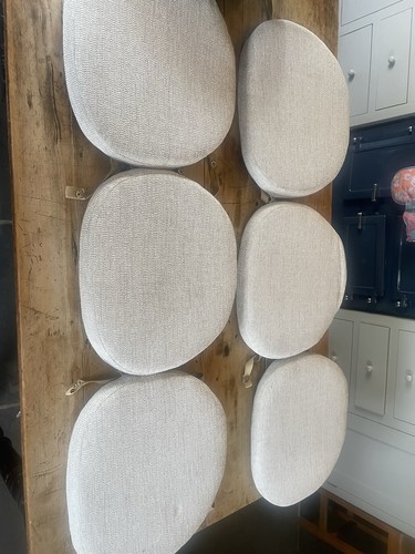 Set six good cushions for - good,