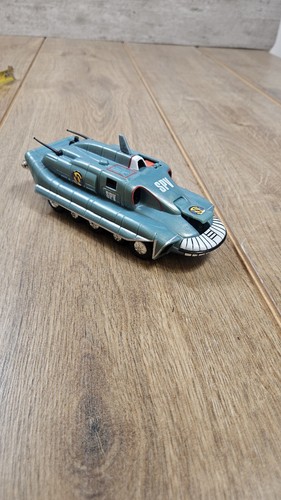 Matchbox captain scarlet spv - captain,